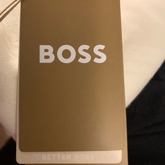 NWT: SQUARE SCARF IN MODAL AND WOOL WITH SIGNATURE JACQUARD - Picture 7 of 10